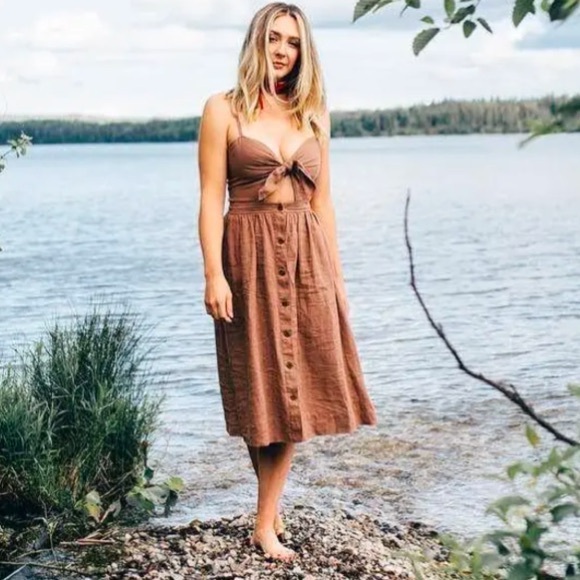 Aritzia Dresses & Skirts - Aritzia 100% Linen Adelia Brown Midi Dress Tie Front Button Down Size 6 Bohemian